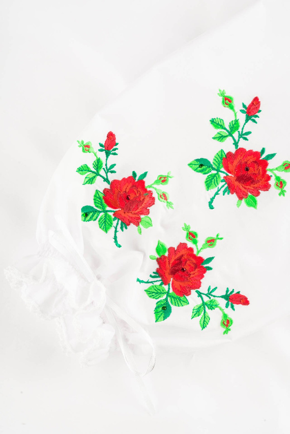 Damska bluzka z haftem