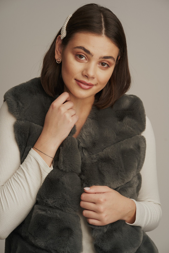 Czapka Damska z naturalnym pomponem