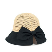 jasny beżowy || czarny || czarny [eng]