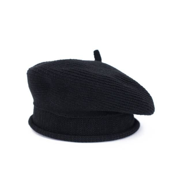 Beret Niebanalny