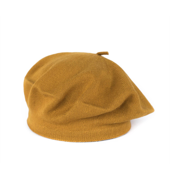 Beret Zima w Neapolu