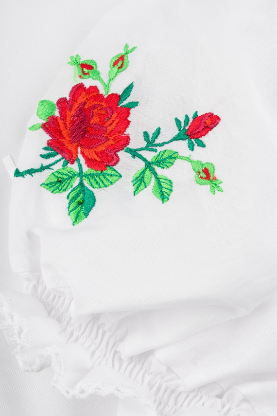 Damska bluzka z haftem