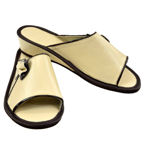 Skórzane pantofle damskie