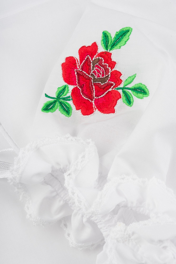 Damska bluzka z haftem